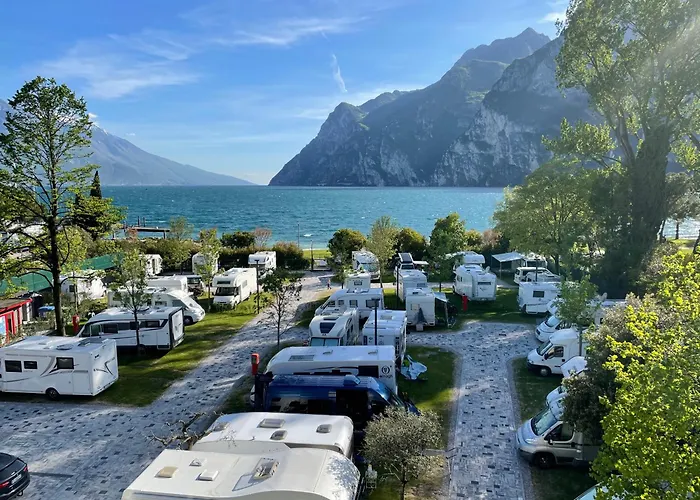 Al Lago Camping & Rooms Riva del Garda